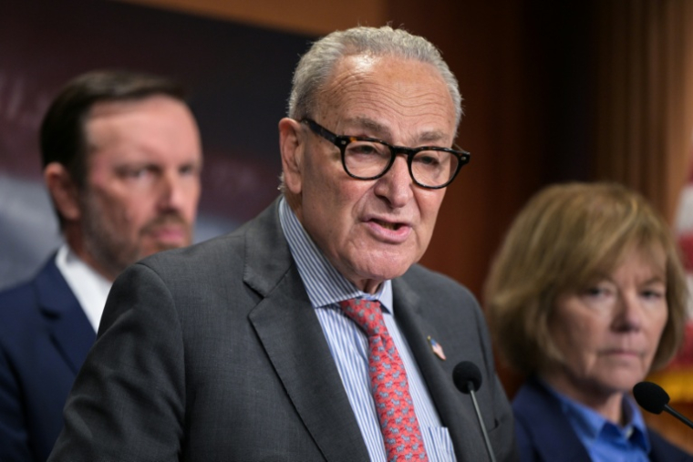 Le chef de la minorité démocrate au Sénat américain, Chuck Schumer, lors d'un point presse au Capitole de Washington, le 18 septembre 2025 ( AFP / Oliver Contreras )