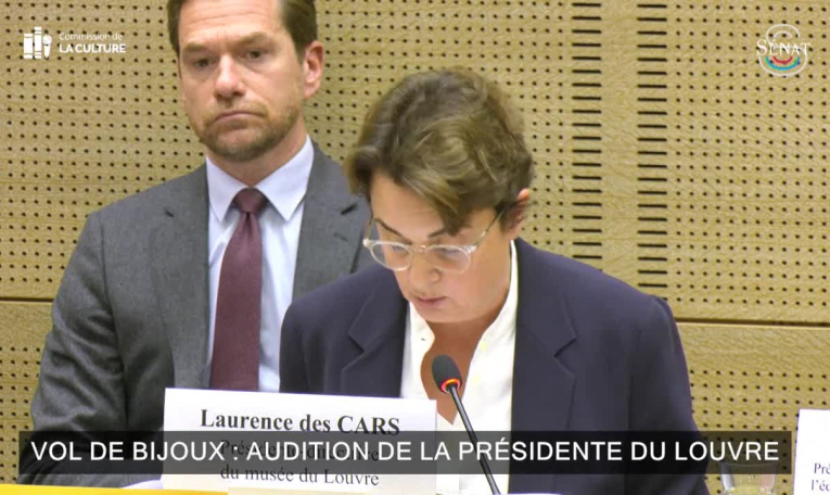 La patronne du Louvre réclame l'installation d'un "commissariat au sein du musée"