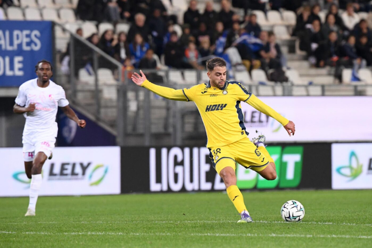 Pau se sauve sur le fil à Grenoble, Guingamp trébuche à Boulogne