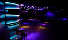 UNE MINORITÉ DE DISCOTHÈQUES DÉPOUSSIÈRENT LEURS PLATINES À L'APPROCHE DE LA RÉOUVERTURE