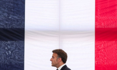 Le président français Macron visite l'usine Vorwerk