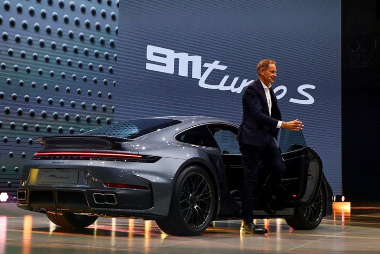 PHOTO D'ARCHIVES : Oliver Blume, PDG de Volkswagen, assiste à une présentation à la presse avant le salon automobile IAA de Munich.