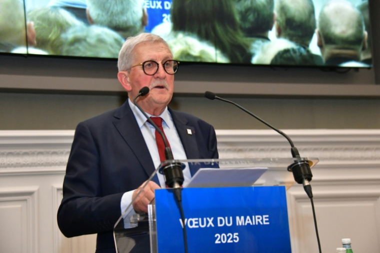 Le maire de Limoges Emile Roger Lombertie, le 10 janvier 2025, à Limoges ( AFP / PASCAL LACHENAUD )