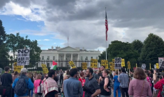 Manifestation devant la Maison Blanche contre les frappes israéliennes sur l'Iran