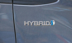 Voitures hybrides en 2025 : quelles options pour allier performance et écologie ? / iStock.com - Baloncici