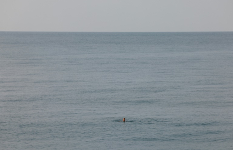 Le traité de protection de la haute mer, dont l'entrée en vigueur est espérée d'ici la fin de l'année, donnera des moyens d'action pour la conservation et la gestion durable de la biodiversité marine dans l'immense partie des océans qui n'appartient à personne ( AFP / Ludovic MARIN )
