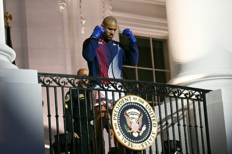 Le combattant français de MMA Ciryl Gane avant son combat contre le Brésilien Alex Pereira lors de l'"UFC Freedom 250", à la Maison Blanche, le 14 juin 2026 ( AFP / Brendan SMIALOWSKI )