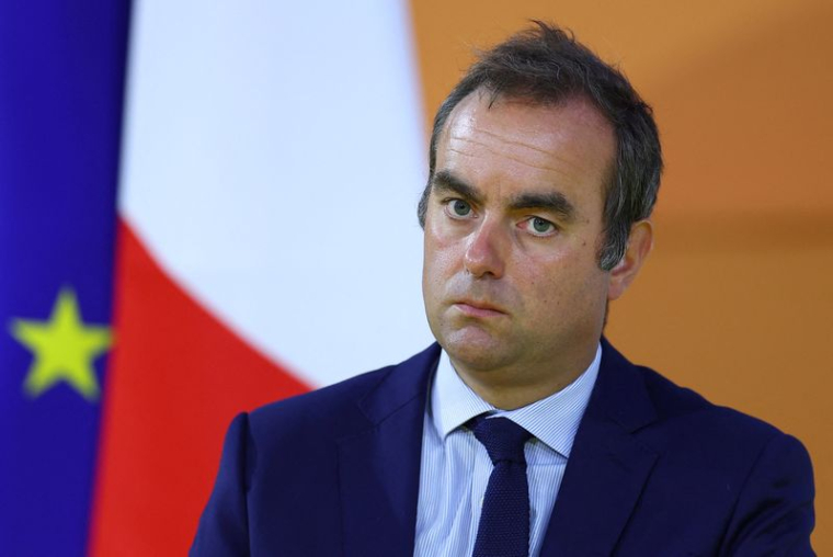 Le ministre français de la Défense Sébastien Lecornu assiste au forum d'été de l'organisation patronale MEDEF "La Rencontre des Entrepreneurs de France, LaREF" à Paris