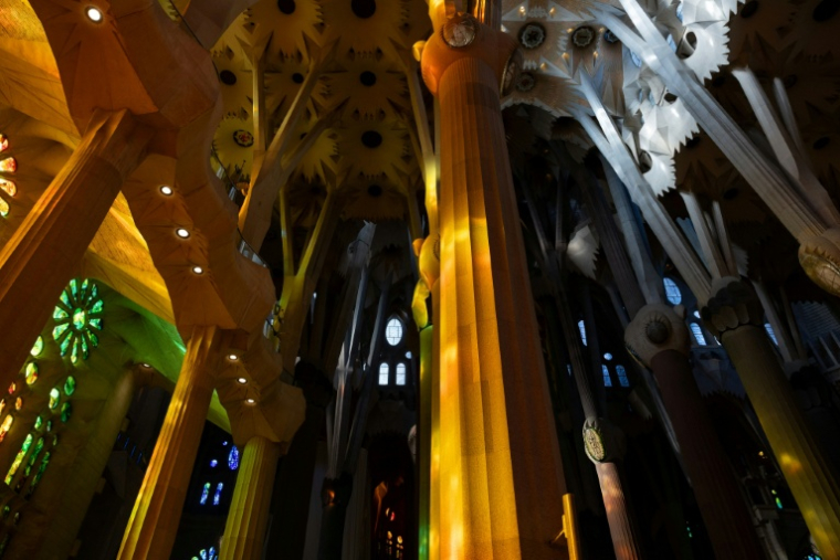 L'intérieur de la Sagrada Familia d'Antoni Gaudi à Barcelone, le 3 février 2026 en Espagne ( AFP / Josep LAGO )