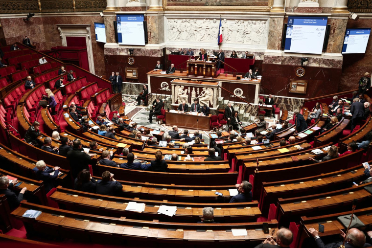Jeudi 27 mars, trois instances consultatives ont été supprimées dans le cadre de l'examen du projet de loi de "simplification". ( AFP / THIBAUD MORITZ )