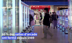 Au Japon, la folie des machines à pince, reines des salles d'arcade