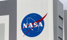 Photo du logo de la NASA est visible au Kennedy Space Center