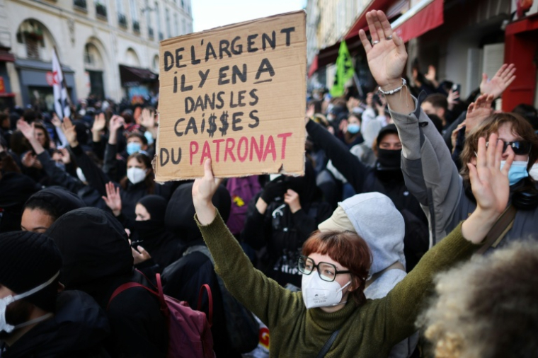 Manifestation contre la vie chère à Paris, le 17 octobre 2026 ( AFP / Kiran RIDLEY )