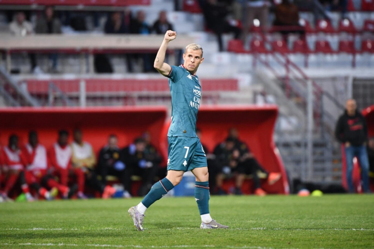 Metz croque Martigues, Amiens surprend Dunkerque et Caen quasiment condamné