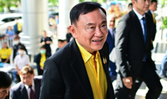 L'ancien premier ministre de Thaïlande, Thaksin Shinawatra, à son arrivée au tribunal pénal de Bangkok le 19 août 2024 ( AFP / MANAN VATSYAYANA )