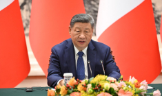 ( POOL / ADEK BERRY )