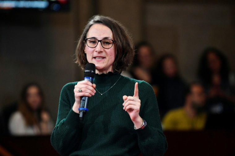Claire Thoury lors de la convention citoyenne pour al fin de vie, au Conseil economique, social et environnemental (CESE) à Paris, le 2 avril 2023 ( AFP / JULIEN DE ROSA )