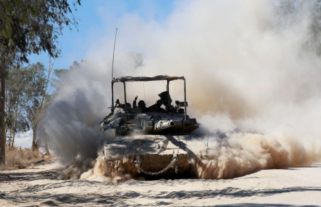 Un char israélien près de la frontière entre Israël et Gaza