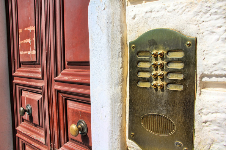La propriétaire de l'appartement va notamment devoir à ses frais évacuer et entreposer les meubles de sa locataire décédée. (GregMontani / Pixabay)