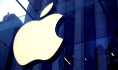 APPLE BAT NETTEMENT LES ATTENTES DE WALL STREET, RACHAT D'ACTIONS DE 90 MILLIARDS DE DOLLARS