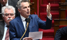 Fabien Roussel à Paris, le 21 mars 2023. ( AFP / EMMANUEL DUNAND )