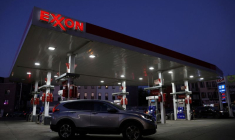 Une station-service Exxon, à New York