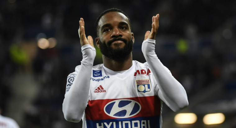 La vente de l'attaquant Alexandre Lacazette à Arsenal à l'été 2017 a dopé les comptes d'OL Groupe. (© P. Desmazes / AFP)