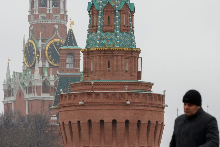 Vue sur les tours du Kremlin dans le centre de Moscou