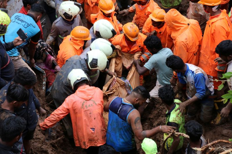 INDE : INONDATIONS ET GLISSEMENTS DE TERRAIN FONT AU MOINS 125 MORTS