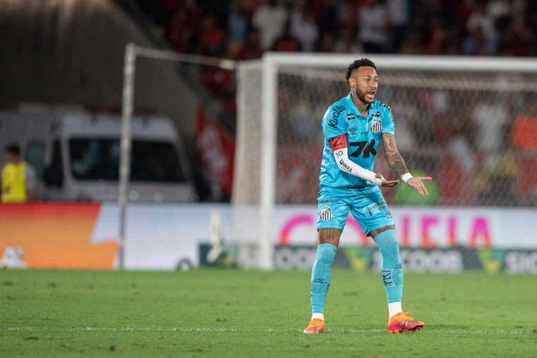 La nouvelle sortie de route de Neymar qui insulte un journaliste