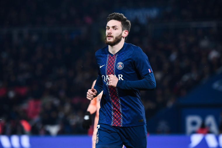 Khvicha Kvaratskhelia a compris qu'il fallait défendre au PSG