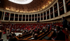 LES DÉPUTÉS VOTENT LE TEXTE "CLIMAT ET RÉSILIENCE"