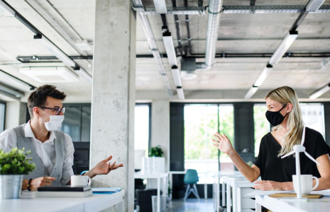 Quelles sont les organisations retenues par les entreprises de la tech pour la rentrée de leurs salariés? crédit photo : Shutterstock
