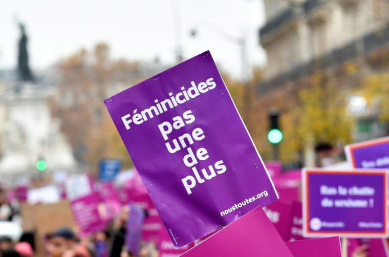 Manifestation contre les violences faites aux femmes le 20 novembre 2021 à Paris ( AFP / Alain JOCARD )