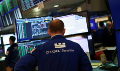Un opérateur à la Bourse de New York, le 7 août 2025 ( AFP / TIMOTHY A. CLARY )