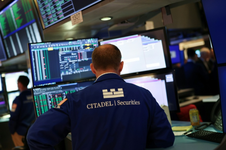 Un opérateur à la Bourse de New York, le 7 août 2025 ( AFP / TIMOTHY A. CLARY )