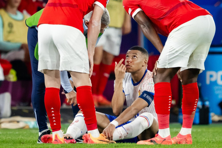 « S'il n'y avait pas d'enjeux aussi importants, c'est sûr que Mbappé ne jouerait pas »