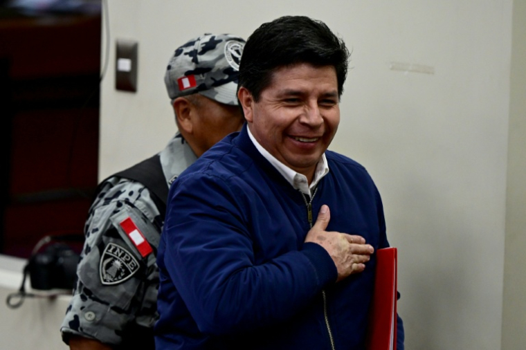 L'ancien président péruvien Pedro Castillo dans la salle d'audience avant la lecture du jugement de son procès pour rébellion, le 27 novembre 2025 à Lima ( AFP / ERNESTO BENAVIDES )