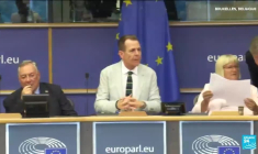 Parlement européen : le RN rejoint Viktor Orban dans un nouveau groupe d’extrême-droite