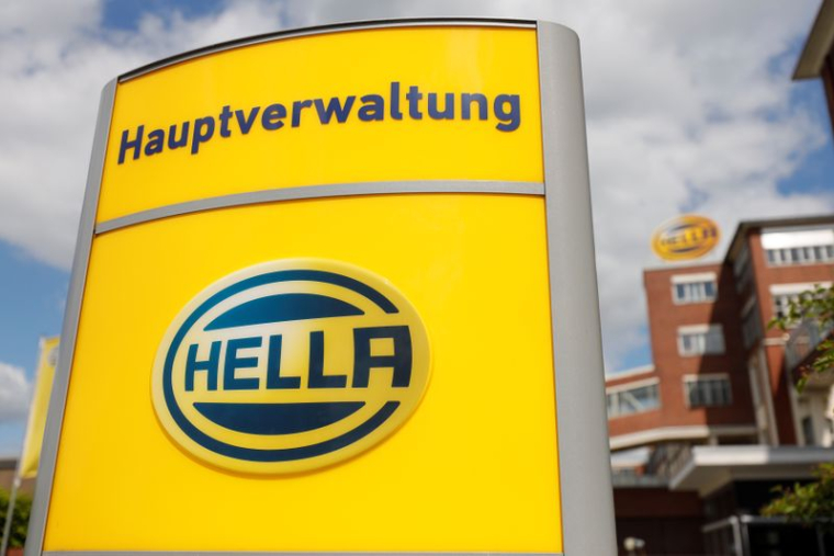 L'ALLEMAND HELLA INTÉRESSE FAURECIA ET PLASTIC OMNIUM