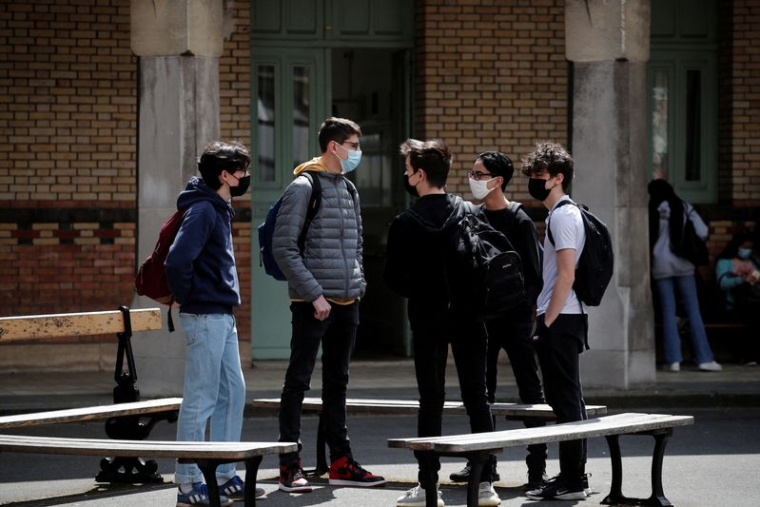 NOUVELLES RESTRICTIONS EN EUROPE FACE AU VARIANT OMICRON