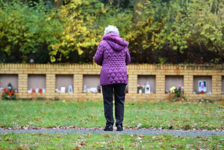 Au décès de votre époux(se) ou ex-époux(se) fonctionnaire, vous pouvez obtenir une pension de réversion. crédit photo : Frank Middendorf/Shutterstock / Frank Middendorf
