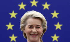 Ursula von der Leyen avant le vote pour approuver la nouvelle Commission européenne