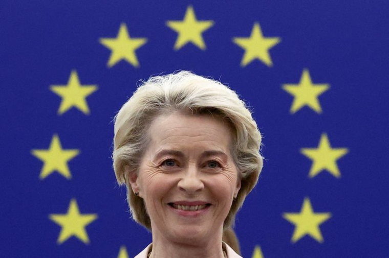 Ursula von der Leyen avant le vote pour approuver la nouvelle Commission européenne