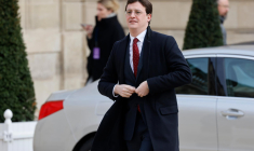 Sacha Houlié, le 3 avril 2023, à Paris ( AFP / Ludovic MARIN )