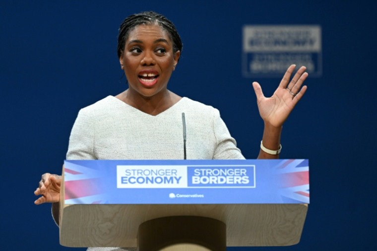 Kemi Badenoch s'exprime lors de la convention annuelle du parti conservateur, à Manchester, le 8 octobre 2025 ( AFP / Paul ELLIS )
