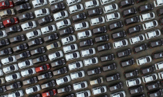 Des voitures électriques sur le parking d'une usine automobile à Xingtai, dans la province de Hebei, en Chine
