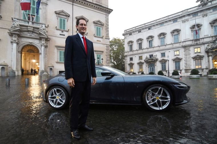UN HÉRITIER DES AGNELLI A TENTÉ DE SE RAPPROCHER D'ARMANI