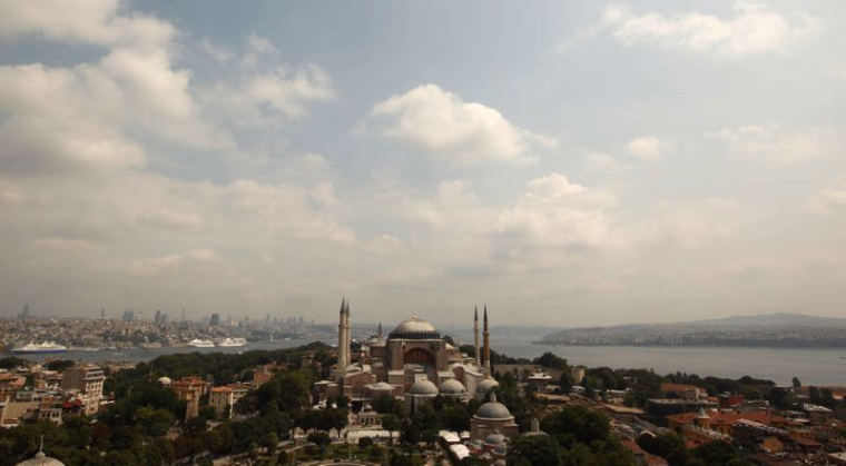 LA FRANCE VEUT QUE SAINTE-SOPHIE À ISTANBUL RESTE "OUVERT À TOUS"
