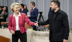 La présidente de la Commission européenne, Ursula Von der Leyen et le président ukrainien, Volodymyr Zelensky lors du 7ème sommet de la Communauté politique européenne (CPE) au Bella Center de Copenhague, le 2 octobre 2025. ( Ritzau Scanpix / IDA MARIE ODGAARD )